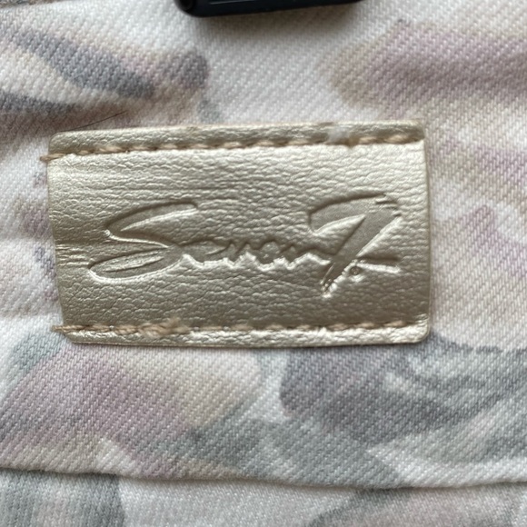 4for $20 Seven 7 size 8 white floral jeans. - Picture 8 of 9